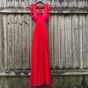 Cache Red Cut Out Plisse Maxi Dress Size 8 Formal Accordion Pleating